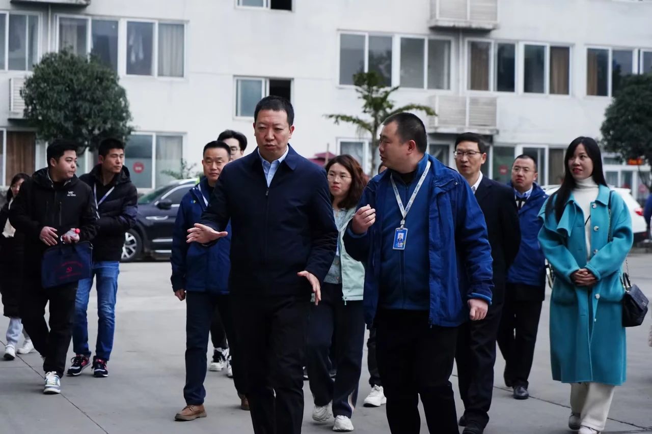 四川省司法廳領導調(diào)研藍海，并召開中小企業(yè)權益保障座談會(圖1)