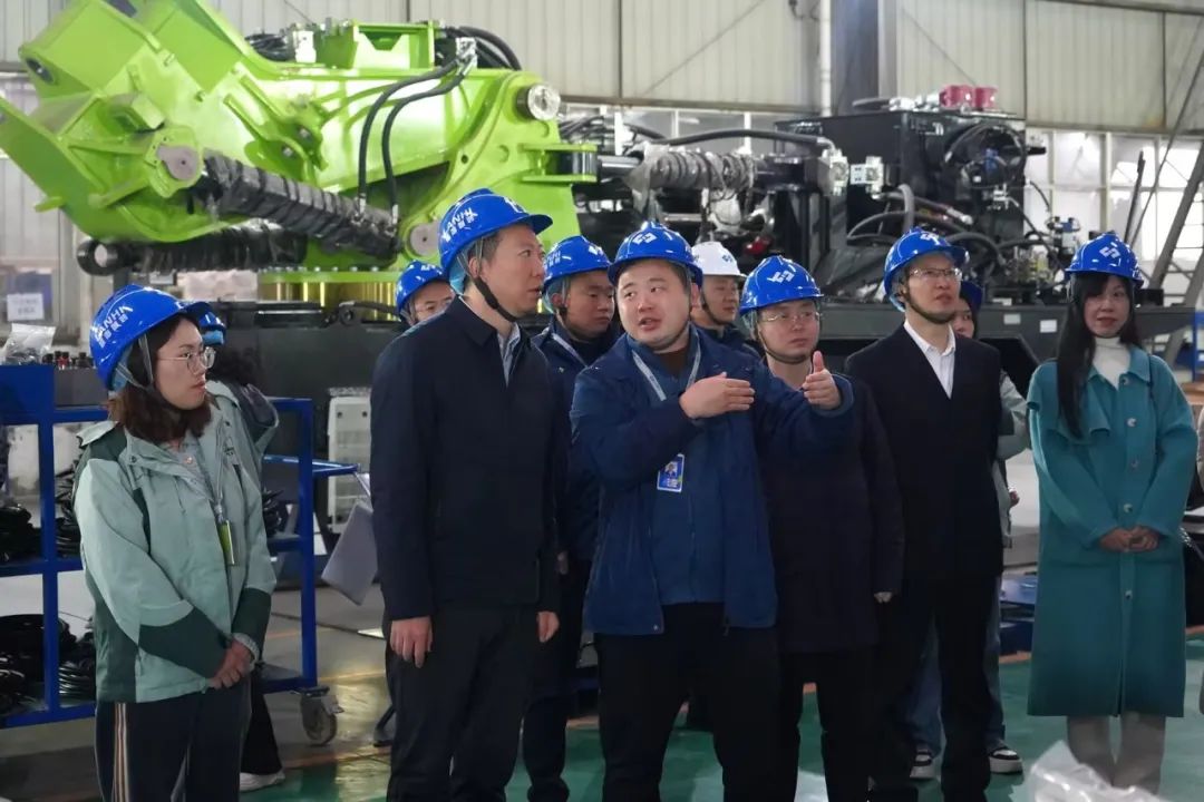 四川省司法廳領導調(diào)研藍海，并召開中小企業(yè)權益保障座談會(圖2)